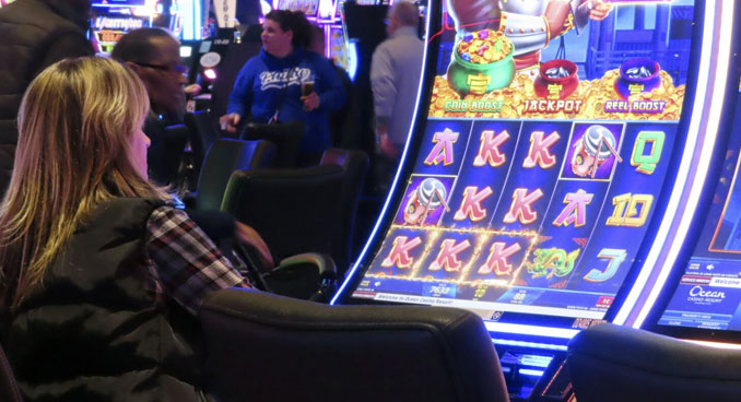 Selidiki Peluang Menguntungkan Lebih Jauh ke dalam Slot Casino Online
